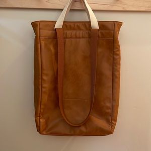 Wing Tote Pack - Almond